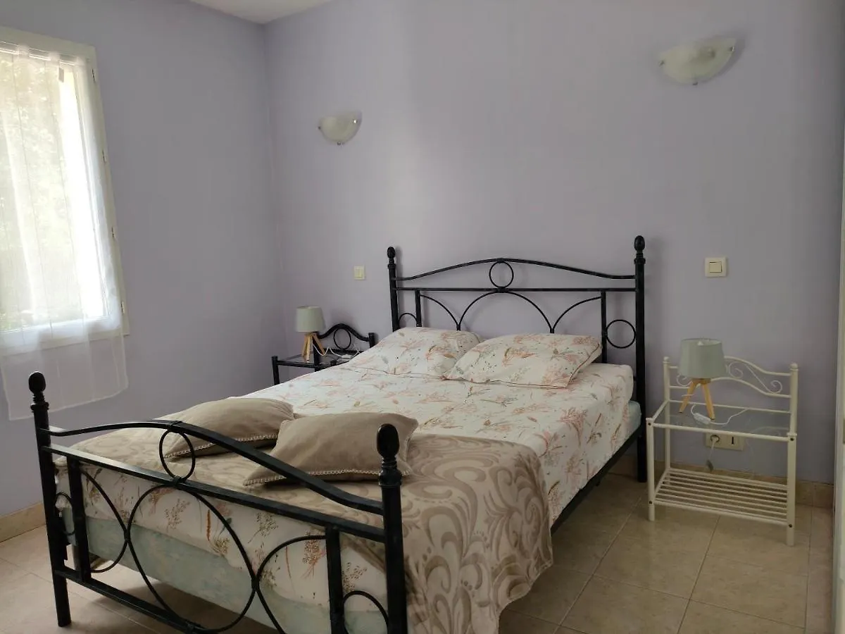 la roseraie Creysse  0*, Creysse (Lot) France